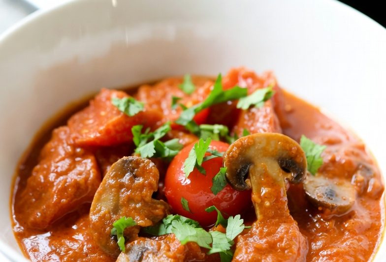 टमाटर मशरूम करी रेसिपी | Tomato Mushroom Curry Recipe in Hindi | Vegan Mushroom Recipe